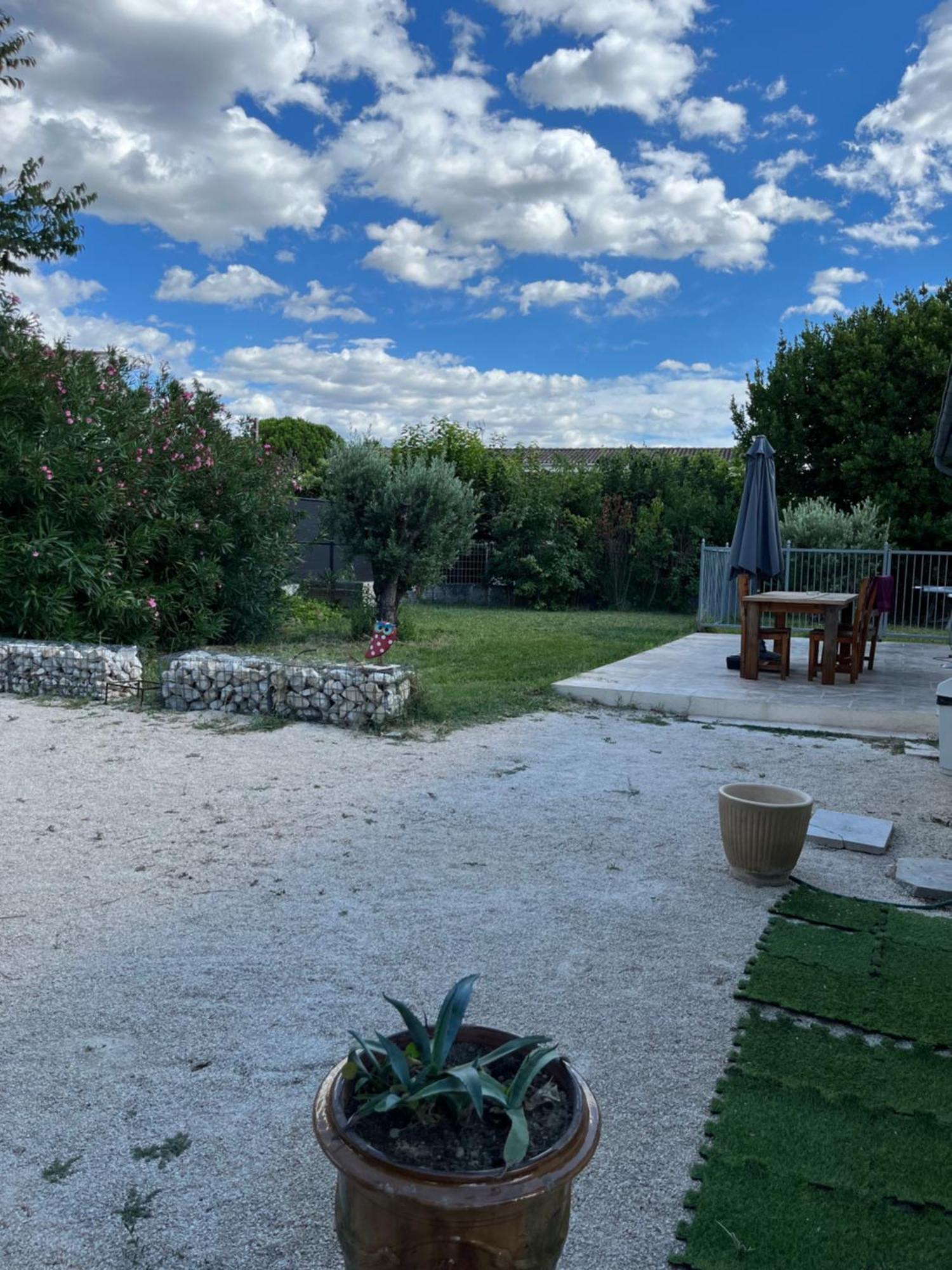 Villa Chaton LʼIsle-sur-la-Sorgue المظهر الخارجي الصورة
